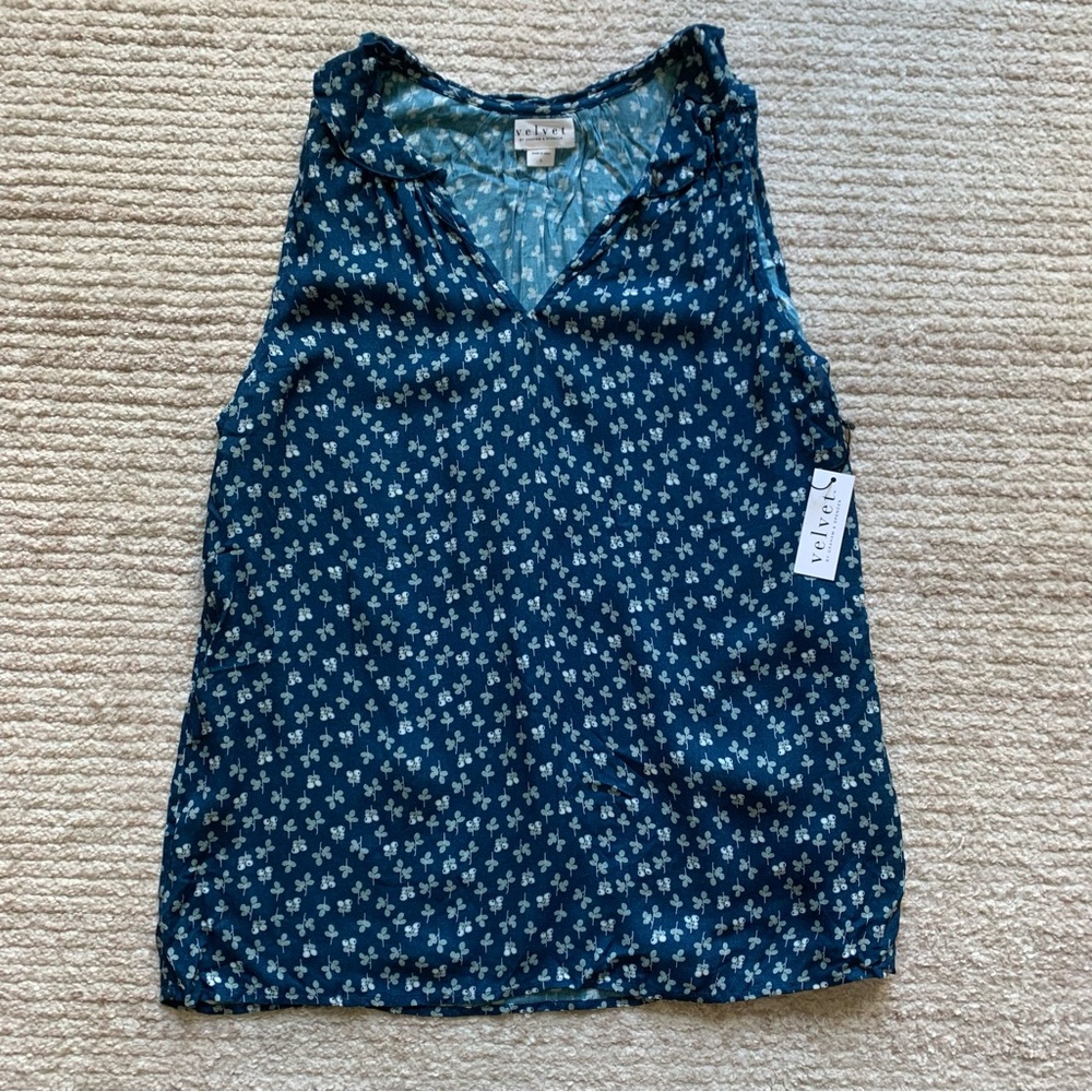 Velvet by Graham & Spencer Catrina Split Neck Floral Tank Blue NWT Size XL